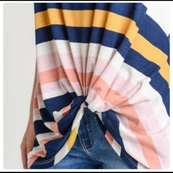 Color Blocked Sleeveless Striped Top - Picture 3 of 3